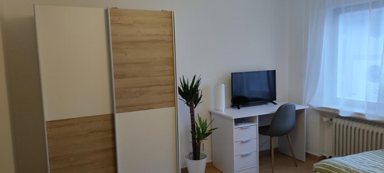 Schoene Und Optimal Gelegene Wohnung Og Weisskirchen Eksteriør billede