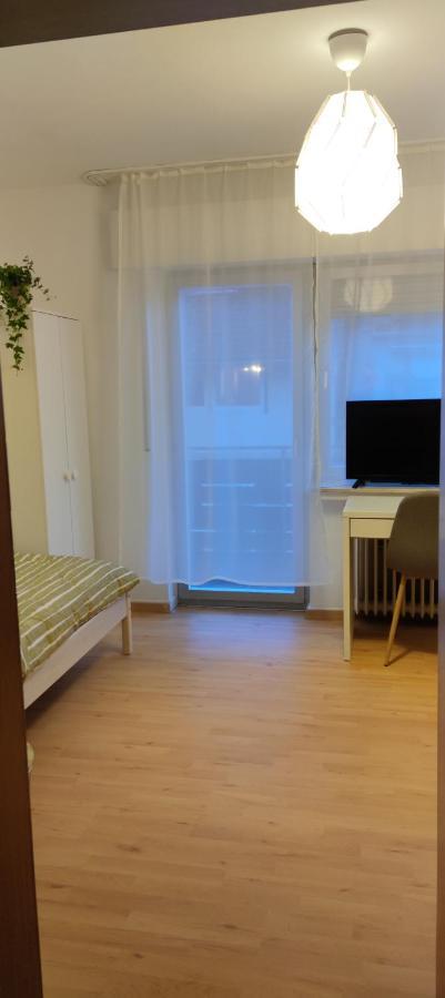 Schoene Und Optimal Gelegene Wohnung Og Weisskirchen Eksteriør billede
